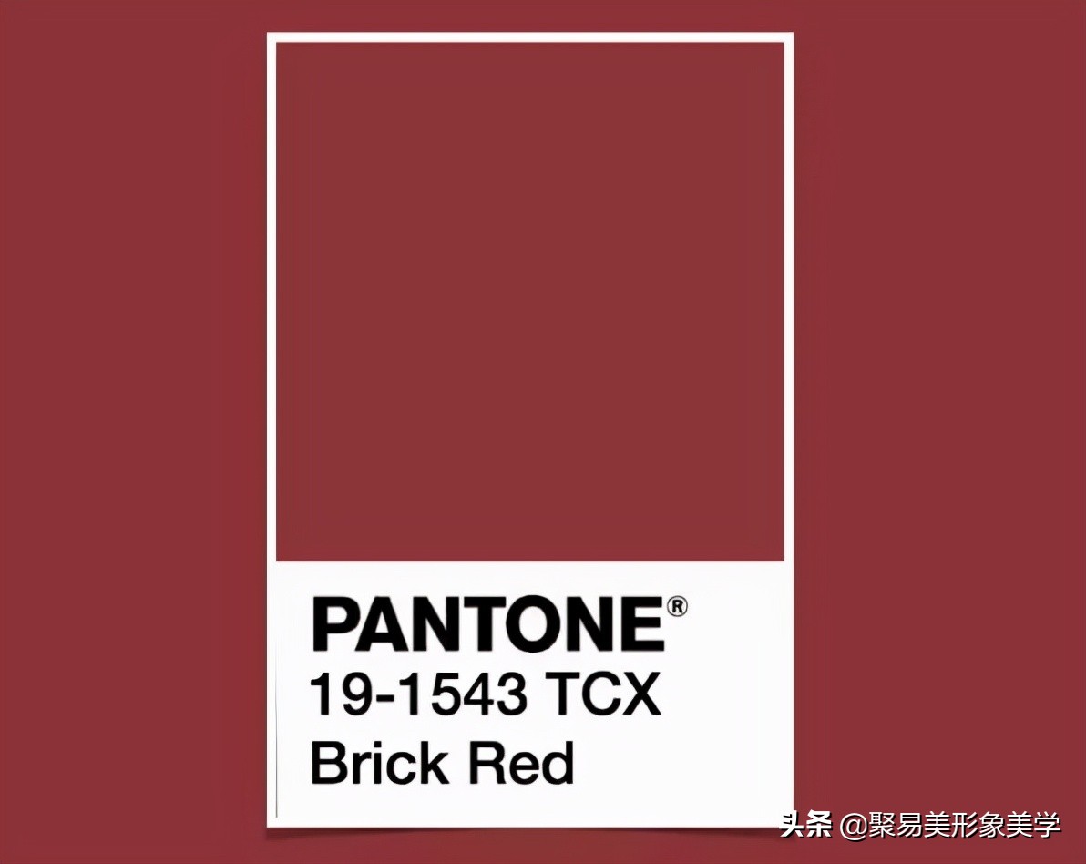 初秋穿什么颜色好看,秋天穿“杏色”太好看了