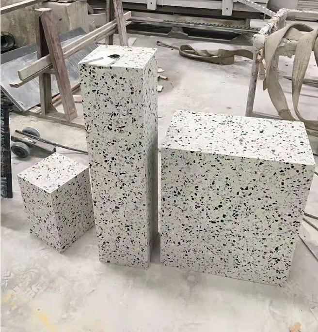 厨房台面用石英石好还是用岩板好,厨房台面用岩板好还是石英石好些