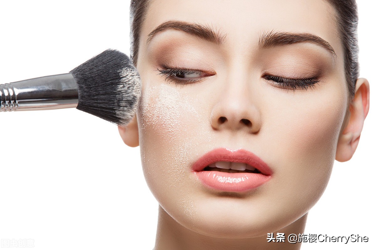 散粉黛珂和玫珂菲哪个磨皮效果好,玫珂菲高清控油定妆散粉测评