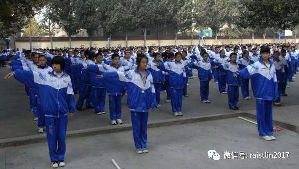 中国校服为啥那么难看,中国校服品牌问题