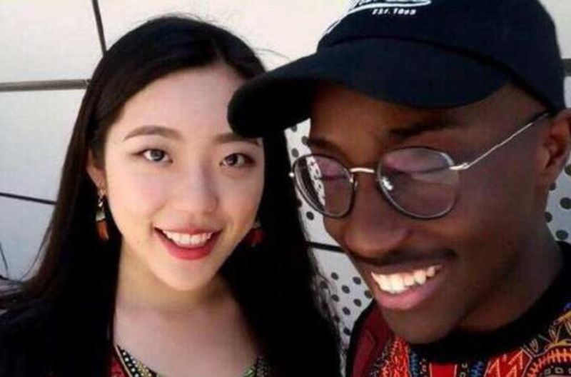 一句话送给歧视亚裔的黑人：弱小和无知不是生存的障碍，傲慢才是