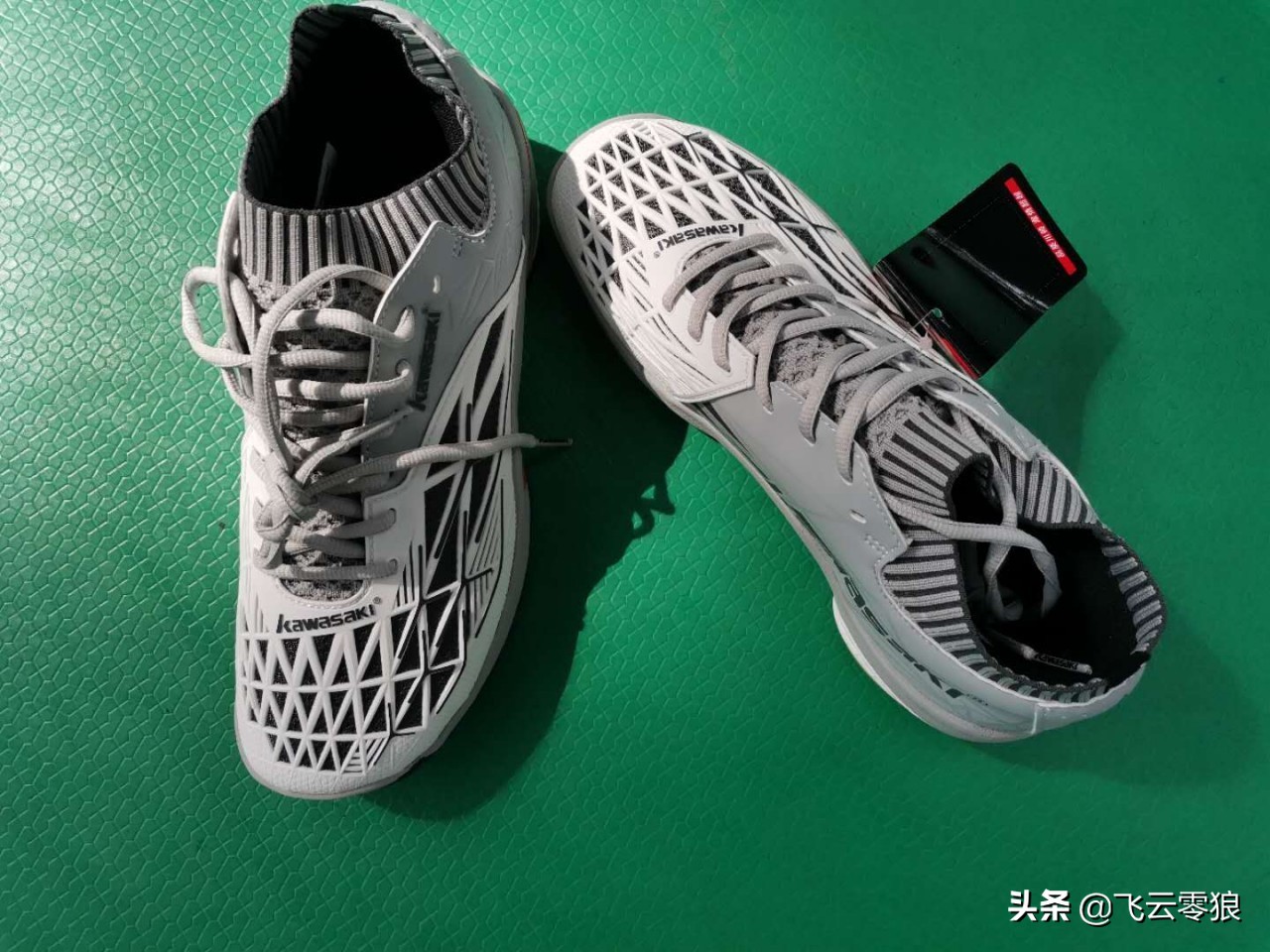 中羽评测刀锋7500,中羽论坛入门羽毛球鞋