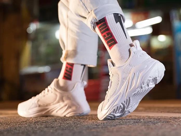 一夜之间鸿星尔克红遍全球,鸿星尔克现在怎样