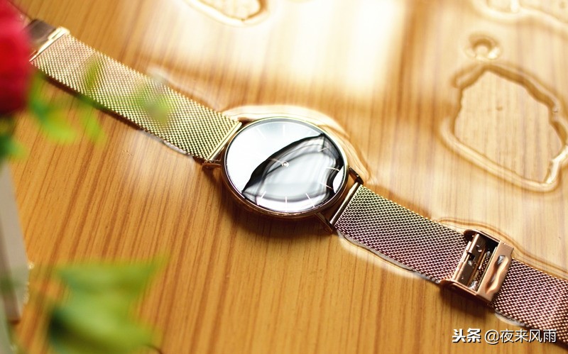 小米有品新品：原装进口机芯，轻派超薄石英表，仅售百元