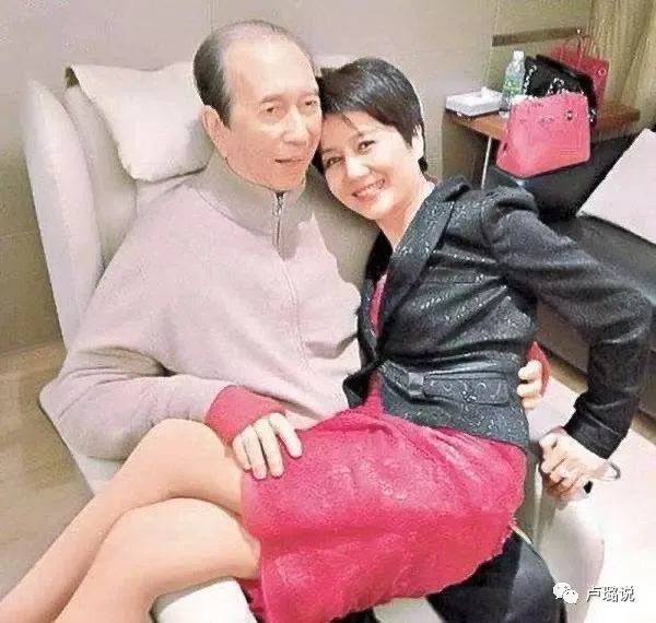 赌王的四个老婆现在状态,赌王四个太太的孩子们关系好吗
