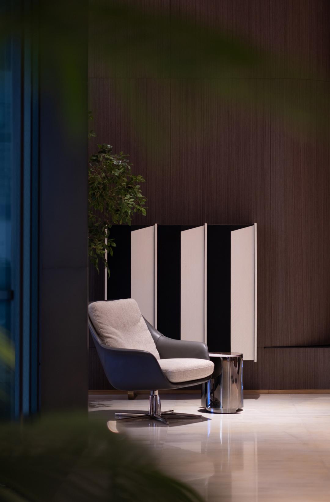 倒计时开启丨轻奢风吹的是什么风？富鑫家居有新解读