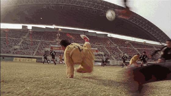 它是香港票房冠军，日本两周破20亿日元，内地却无缘公映