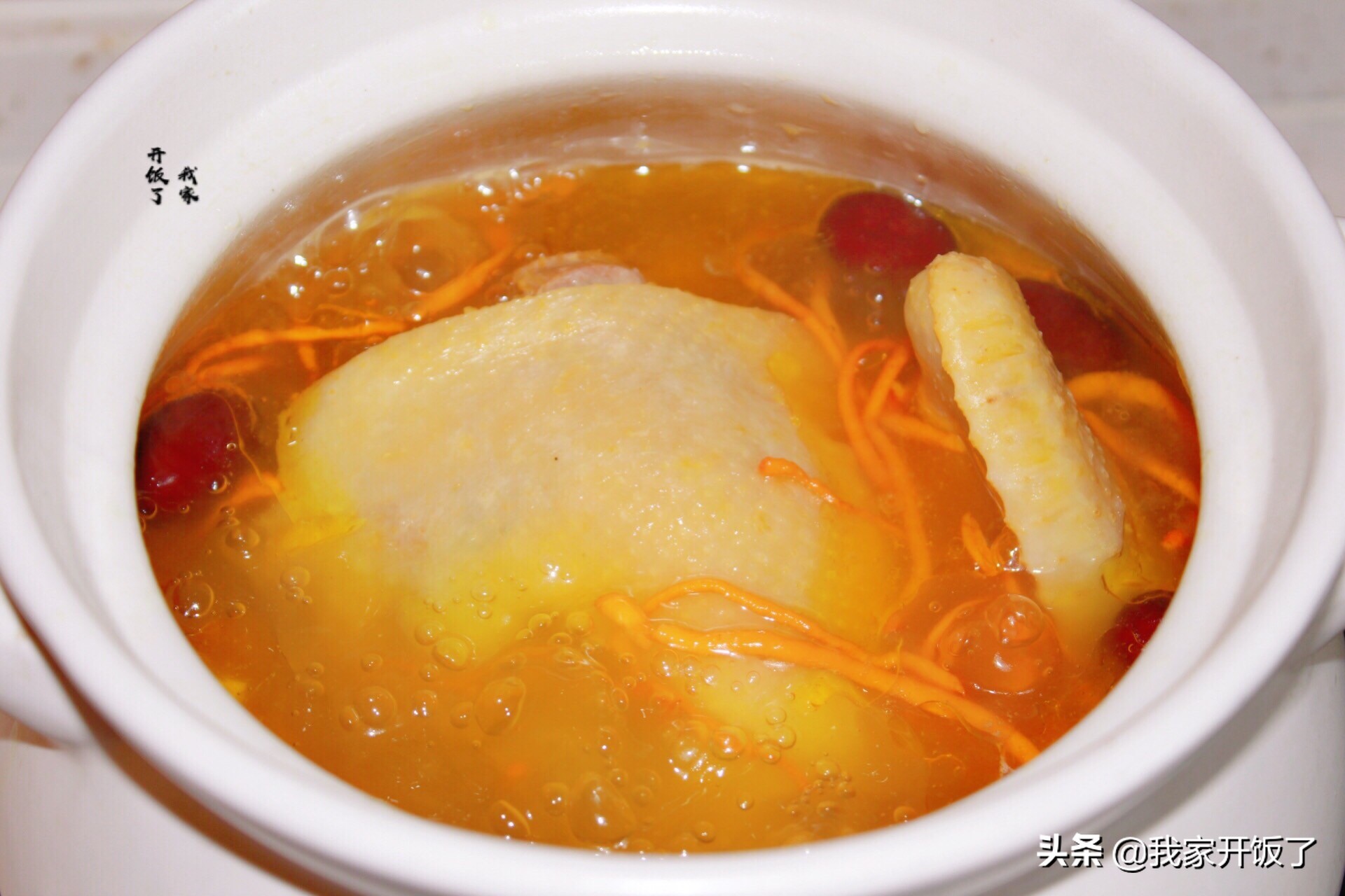 立冬进补乌鸡汤,立冬清补凉炖鸡汤