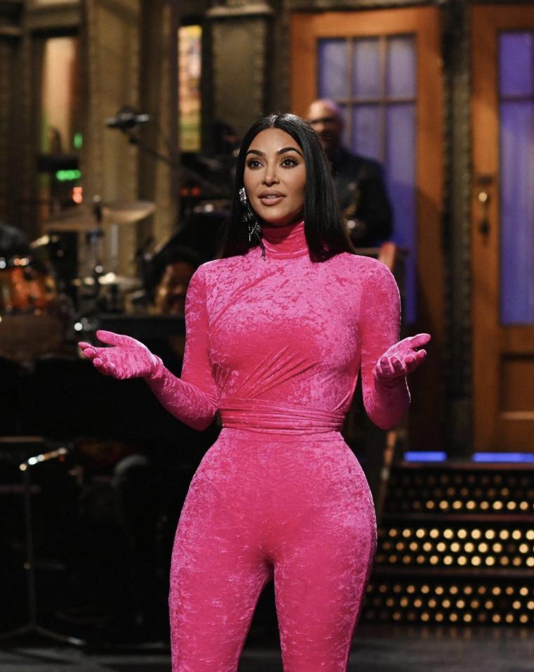 卡戴珊连体衣外穿高大上,卡戴珊巴黎世家蓝色连体衣