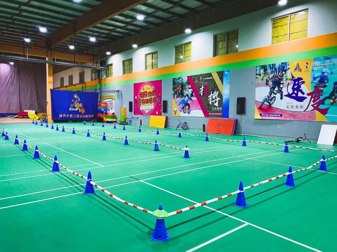 生命在于运动抖音小视频,生命在于运动抱着娃遛弯