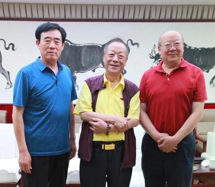 《三牛为范挥写人生》――张怀文画牛感言(作者:郭新民)