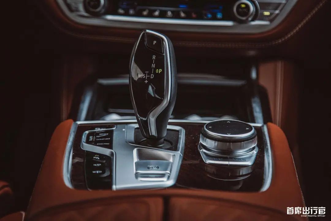 一台宝马740,一辆宝马740