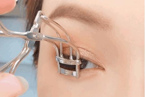 睫毛根部比较硬怎么画眼线,保姆级教程睫毛