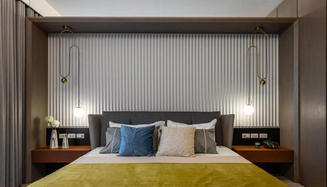 床头背景别刷大白墙,家里刮大白的半墙板床头效果图