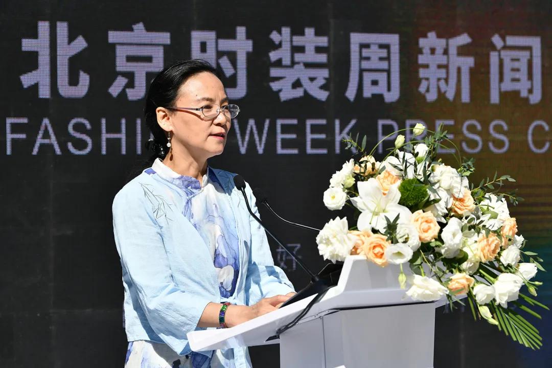 2018北京时装周传承京剧之美,2020北京故宫时装周乘风破浪