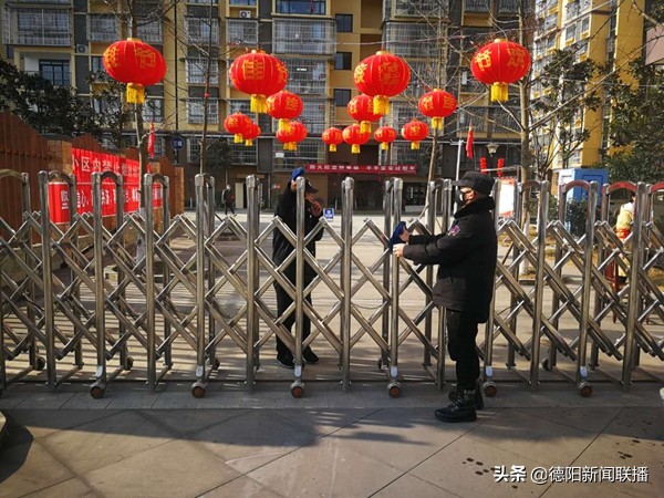 德阳市旌阳区：小区实行封闭式管理社区志愿者“跑腿”代购忙