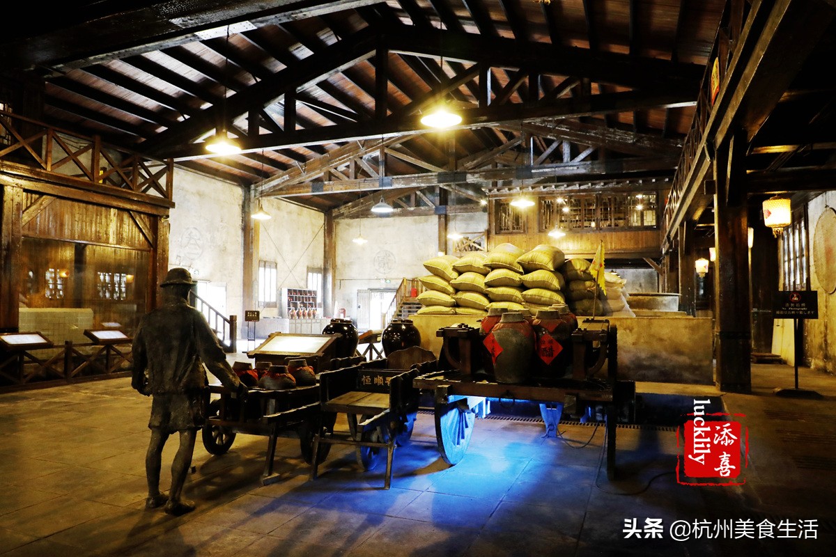 镇江美食三茅宫地锅鸡,镇江美食推荐锅盖面