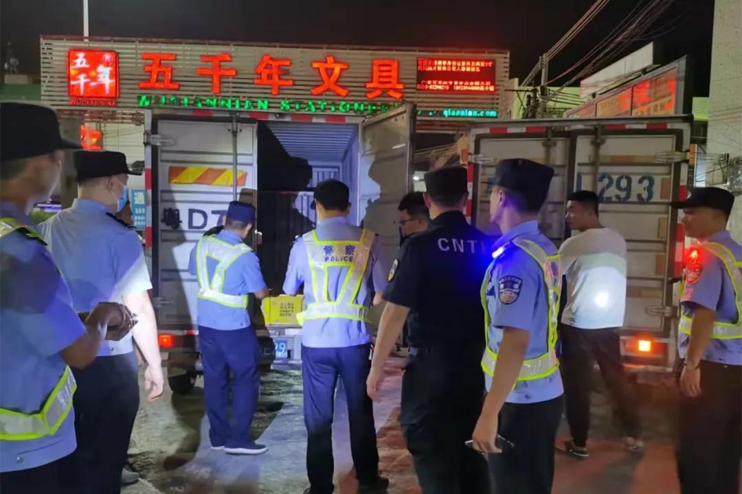 警方大清查一夜抓获20多人,汕头潮南统一清查行动