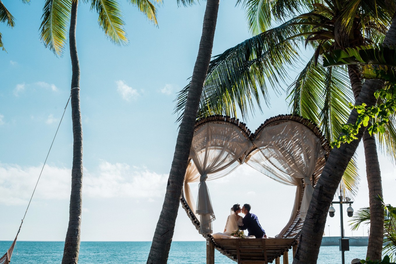 天涯海角和大小洞天婚纱照,去三亚大小洞天婚纱照多少钱