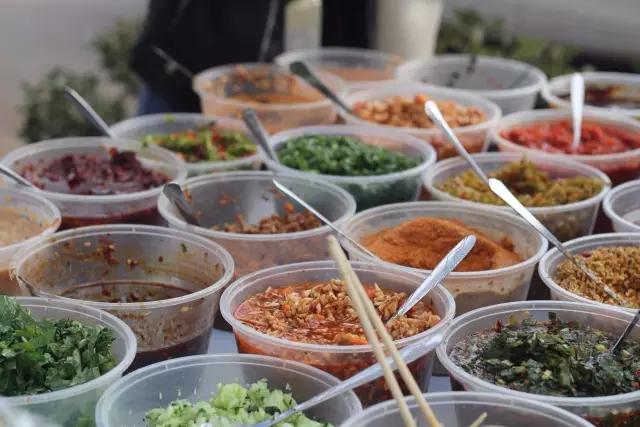 昆明美食街推荐店排名前十有哪些,昆明翠湖公园周边的美食街