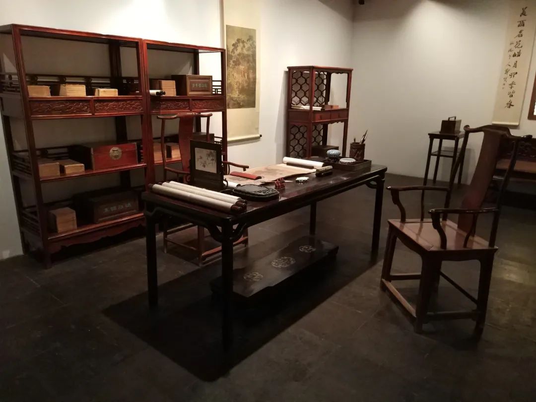 画桌角的专用工具,画桌专用桌