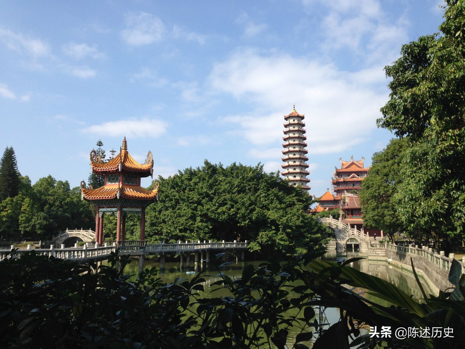 春节贴对联的习俗的由来,春节贴对联还是初七贴对联