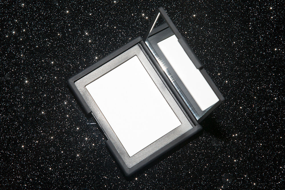 给大家推荐一个超级好用的散粉,选择一款最好用的散粉