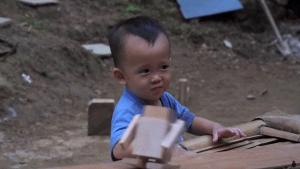 61岁中国爷爷获赞1000万，外国网友：实名羡慕他的孙子