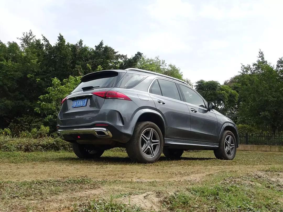 奔驰gle轿跑深度试驾评测,奔驰gle350和450哪个销量好