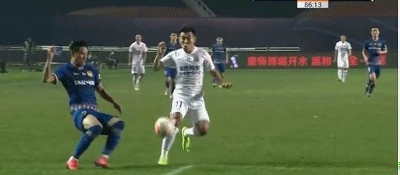 怎样判断点球判不判,点球裁判不公平