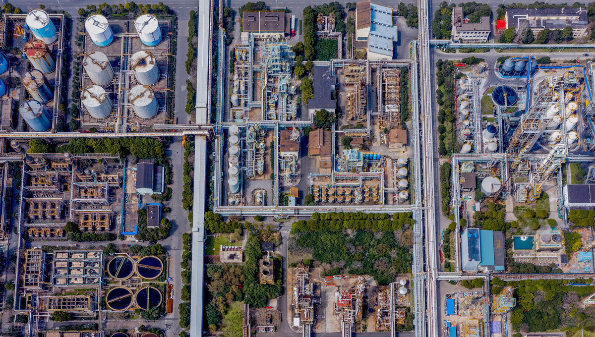 河南制造永远的痛：开封矛盾日化，从全国前5到0元*身卖**，扼腕叹息