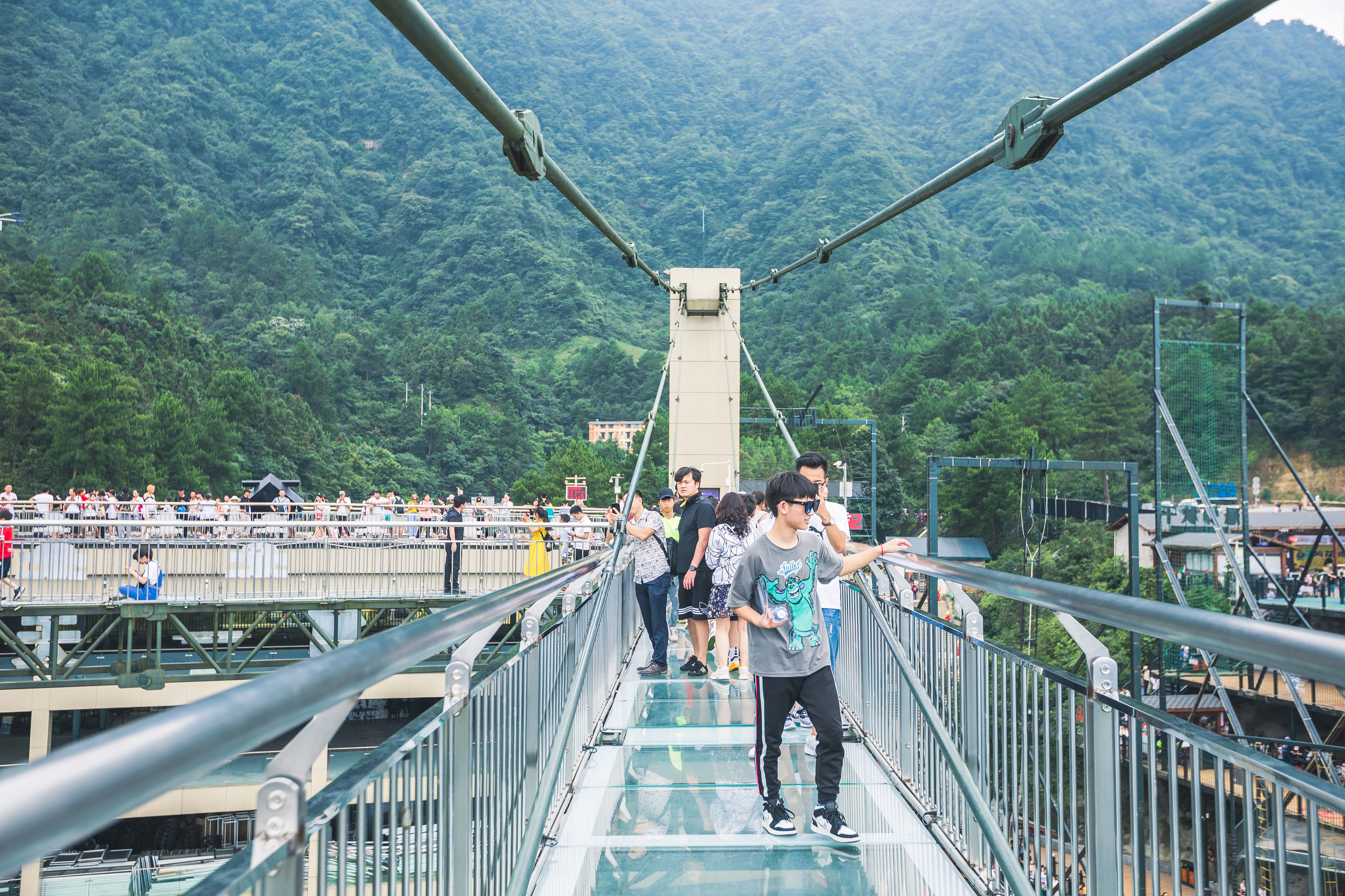 第一次去重庆奥陶纪应该怎样玩？真如抖音上那么刺激？亲自试试吧