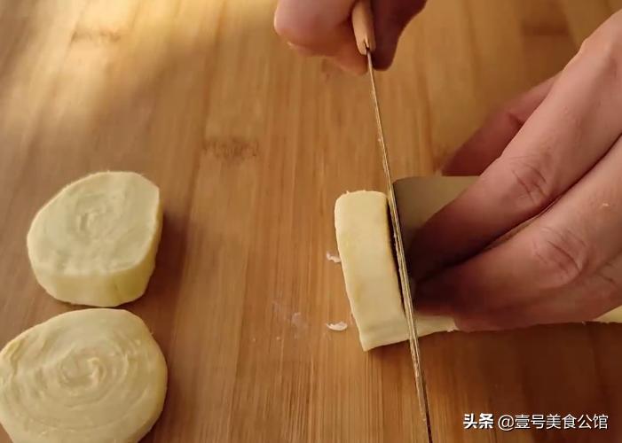 酥脆的蛋挞皮做法,蛋挞皮的制作方法视频教程