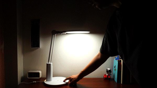 一年半后再选择,基础升级功能多,——一款孩视宝台灯使用感受