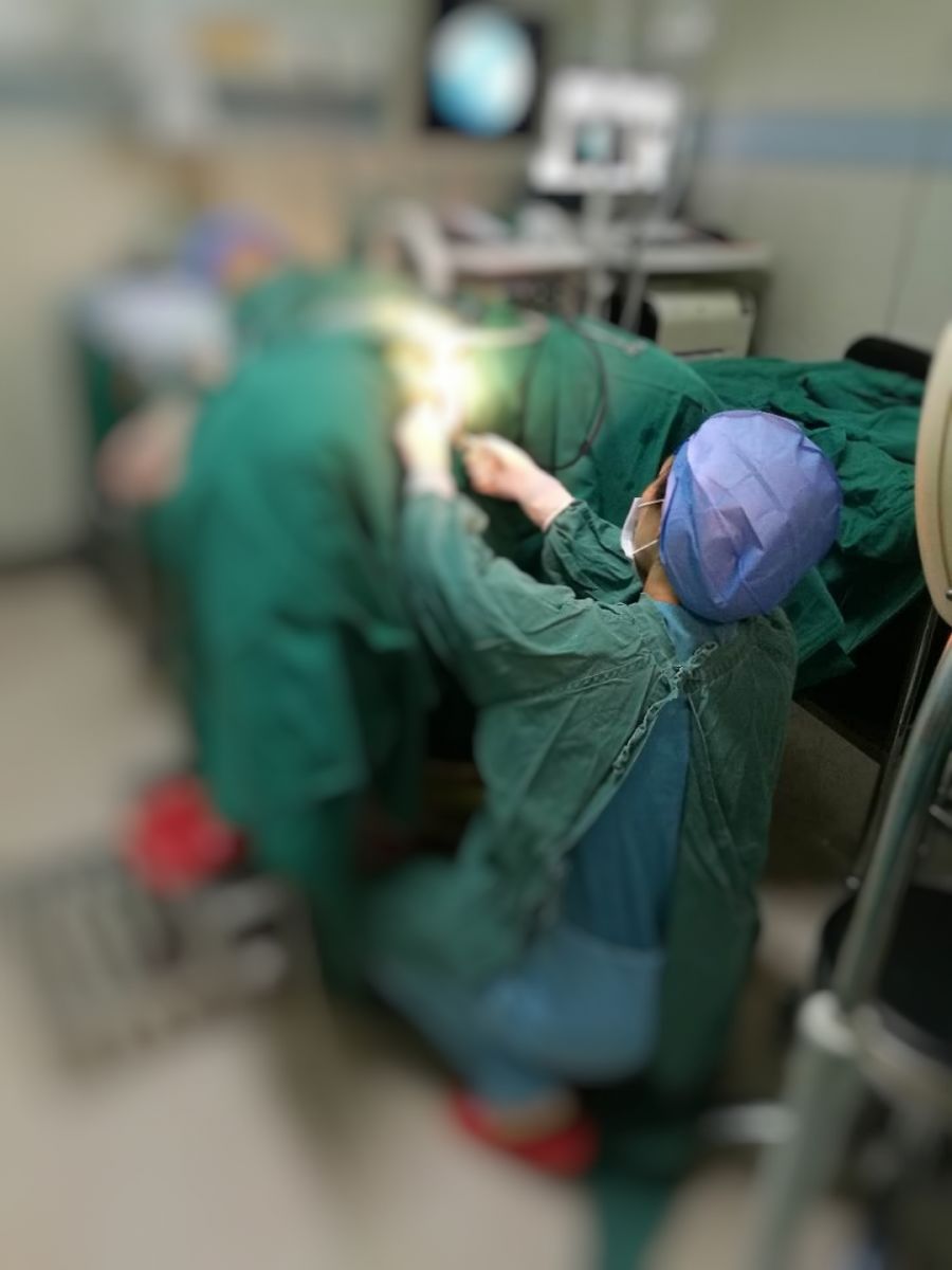 宫腔镜检查全过程跟手术有区别吗,宫腔镜三个孔和四个孔的区别