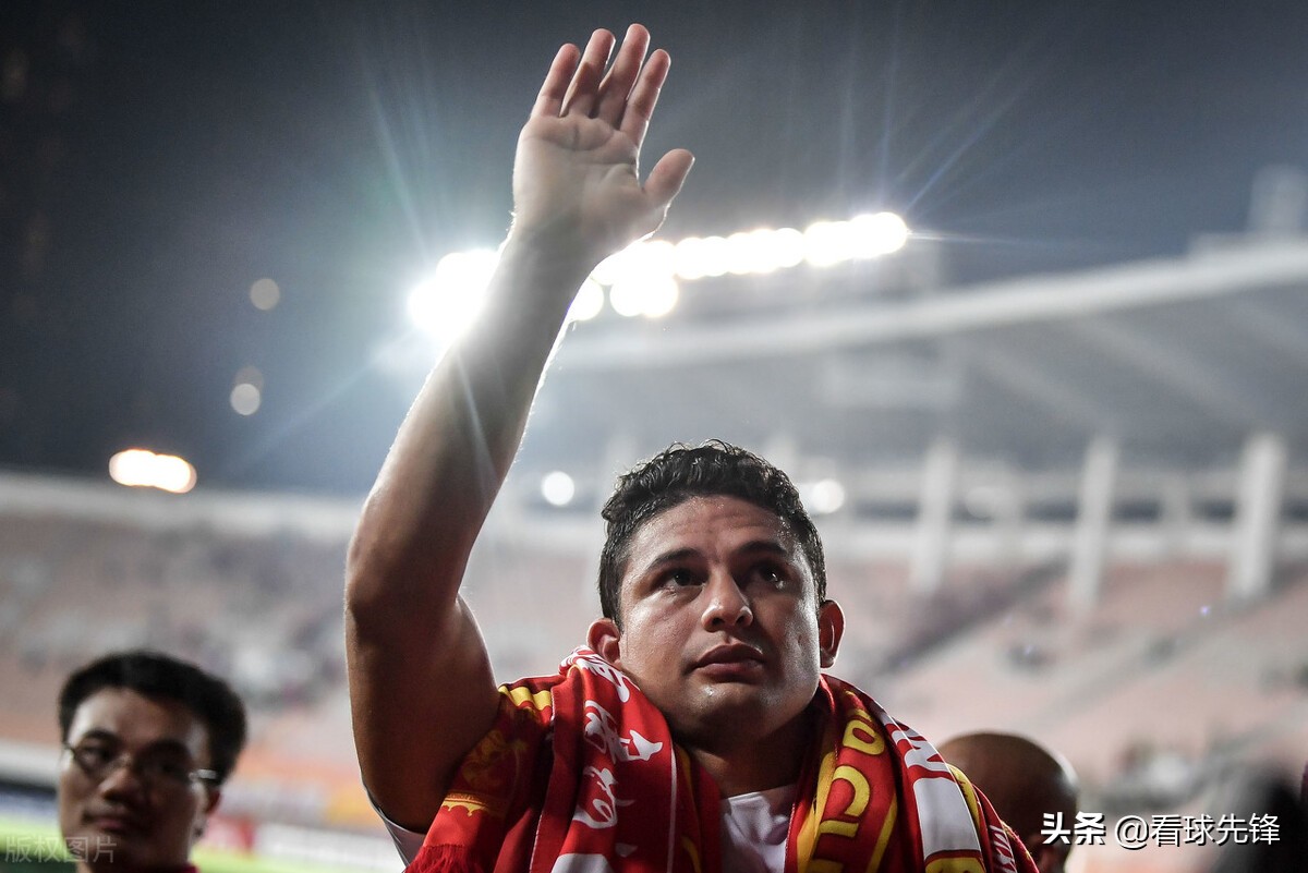 特权！12强赛期间，足协为归化安排太太团探亲