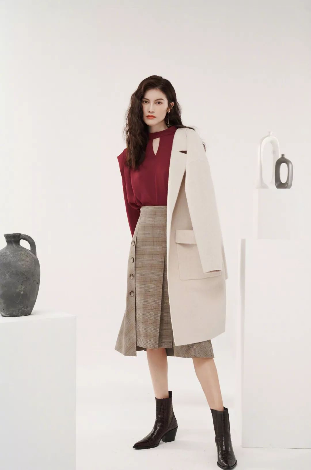 秋冬的裙子这样穿才好看,秋冬怎么穿裙子好看又不冷