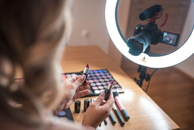 9.9元秒杀苹果手表,苹果手表直播秒杀活动正品