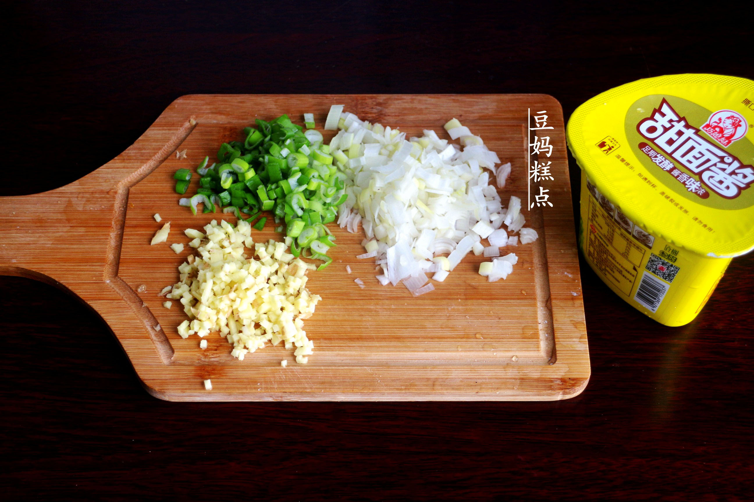 怎么做酱肉包好吃,教你在家做酱肉包