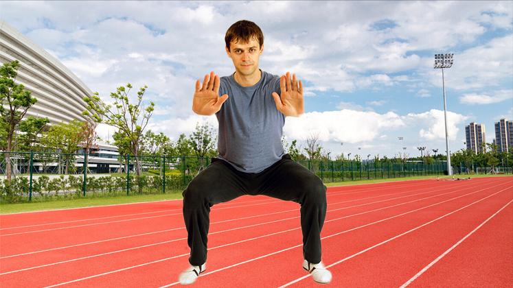 深蹲锻炼双腿，3种方式变化脚下距离，适量运动高效健身