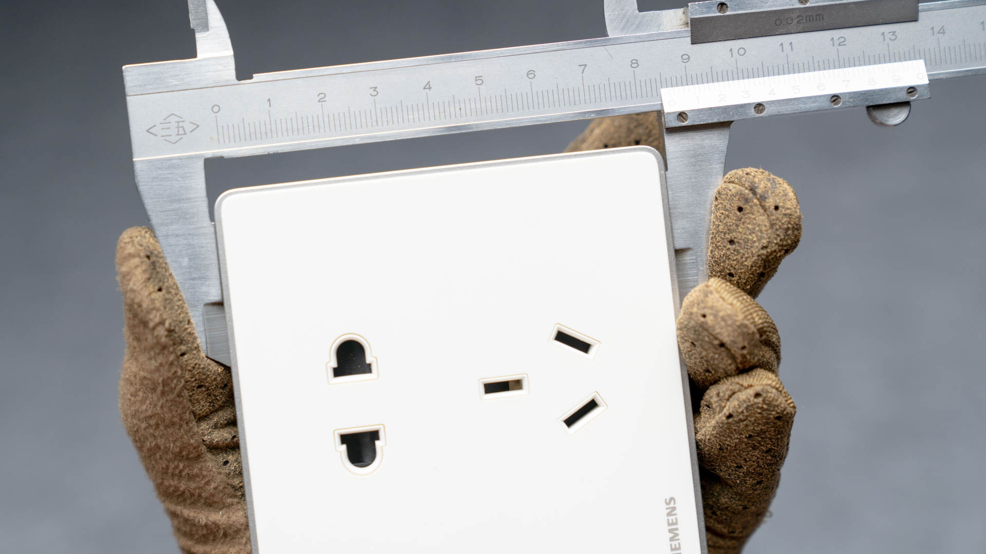 装修开关插座选择哪个品牌好,开关插座公认的哪个好