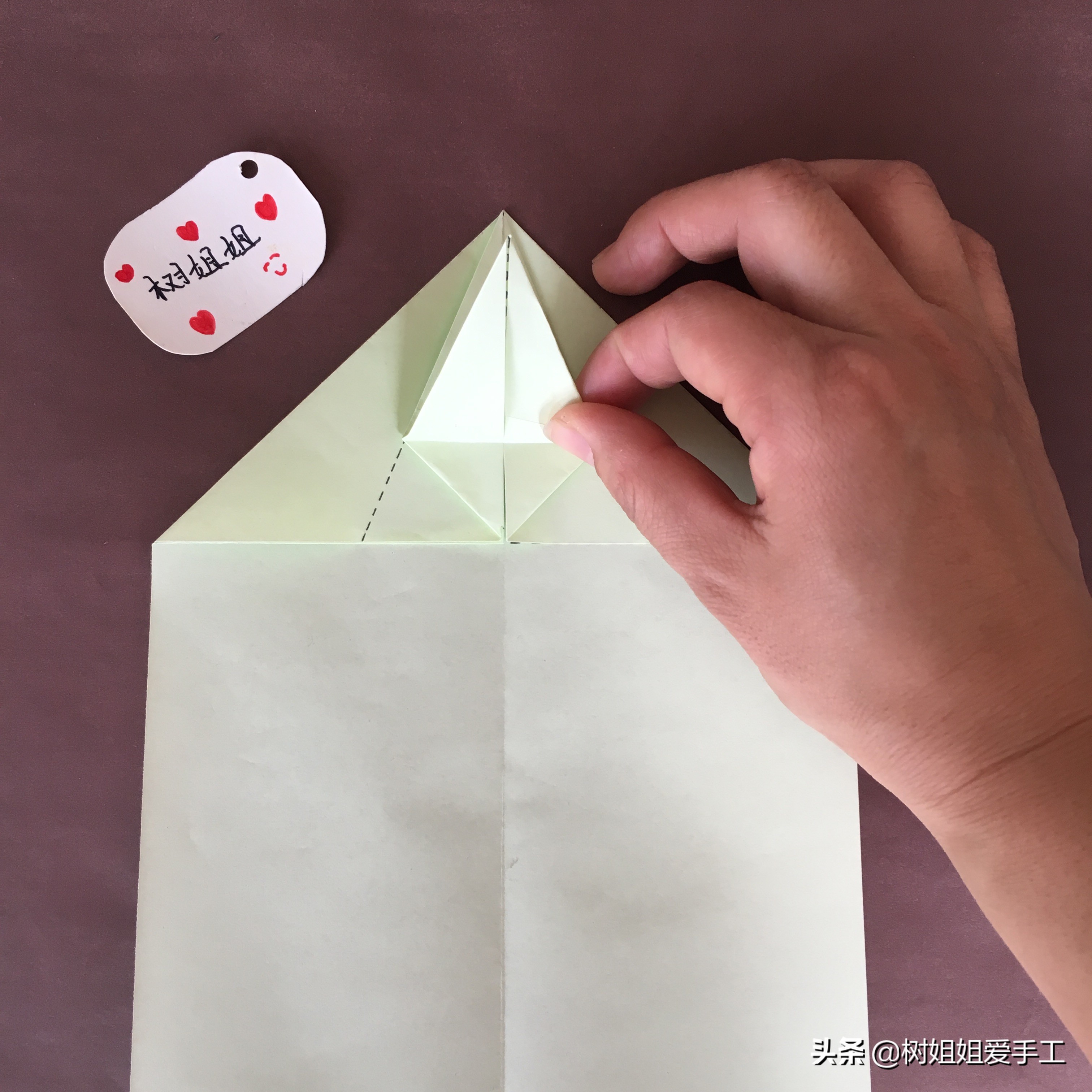 拖尾孔雀的三角插教程,折纸孔雀尾巴怎么折