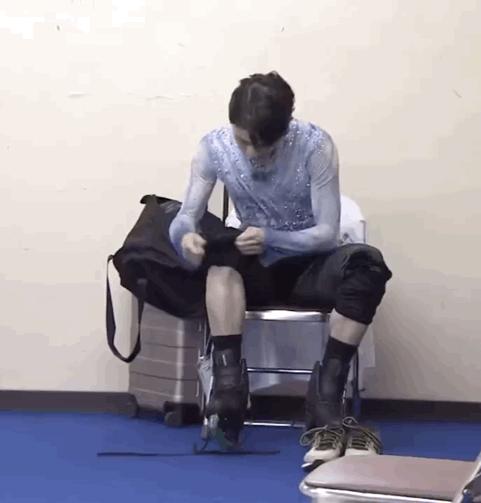 羽生结弦短节目失误有可能夺冠吗,羽生结弦平昌夺冠采访整理奖牌