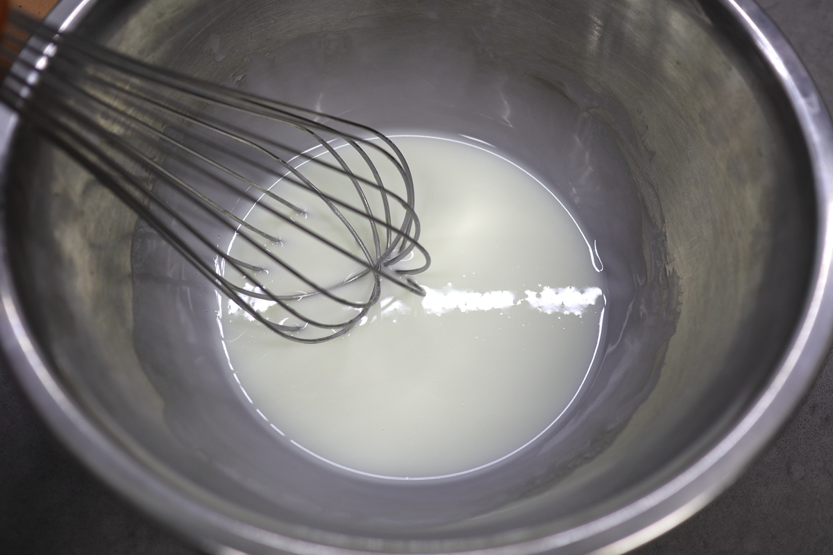 用电饭煲烤戚风蛋糕,戚风蛋糕电饭锅怎么做才松软