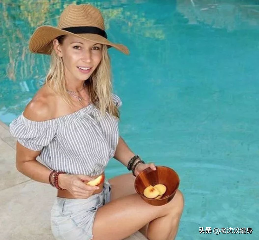 以前的小电影女郎,通过健身,成为炽手可热的健身教练