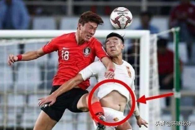 女足球员脱衣庆祝,女足晒腹肌男足躺枪