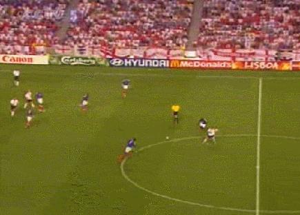 鲁尼和红魔曼联哪个好,曼联历史第一人鲁尼