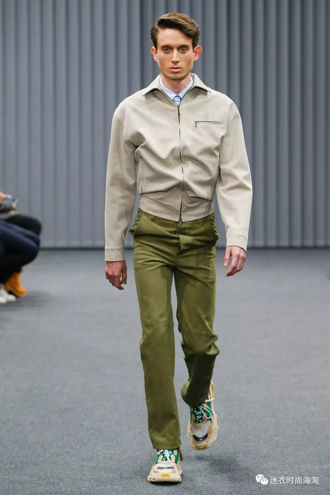 balenciaga上衣巴黎世家,balenciaga高定衣服