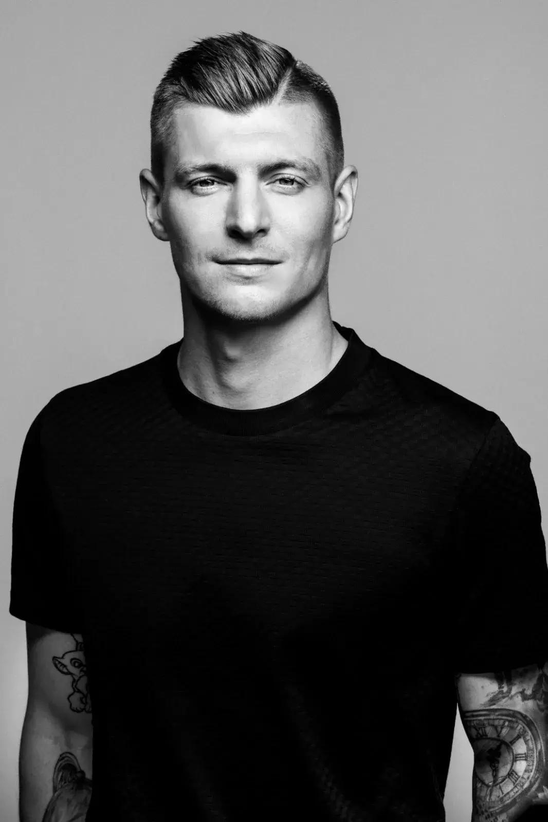 克罗斯踢球的特点,克罗斯家庭环境