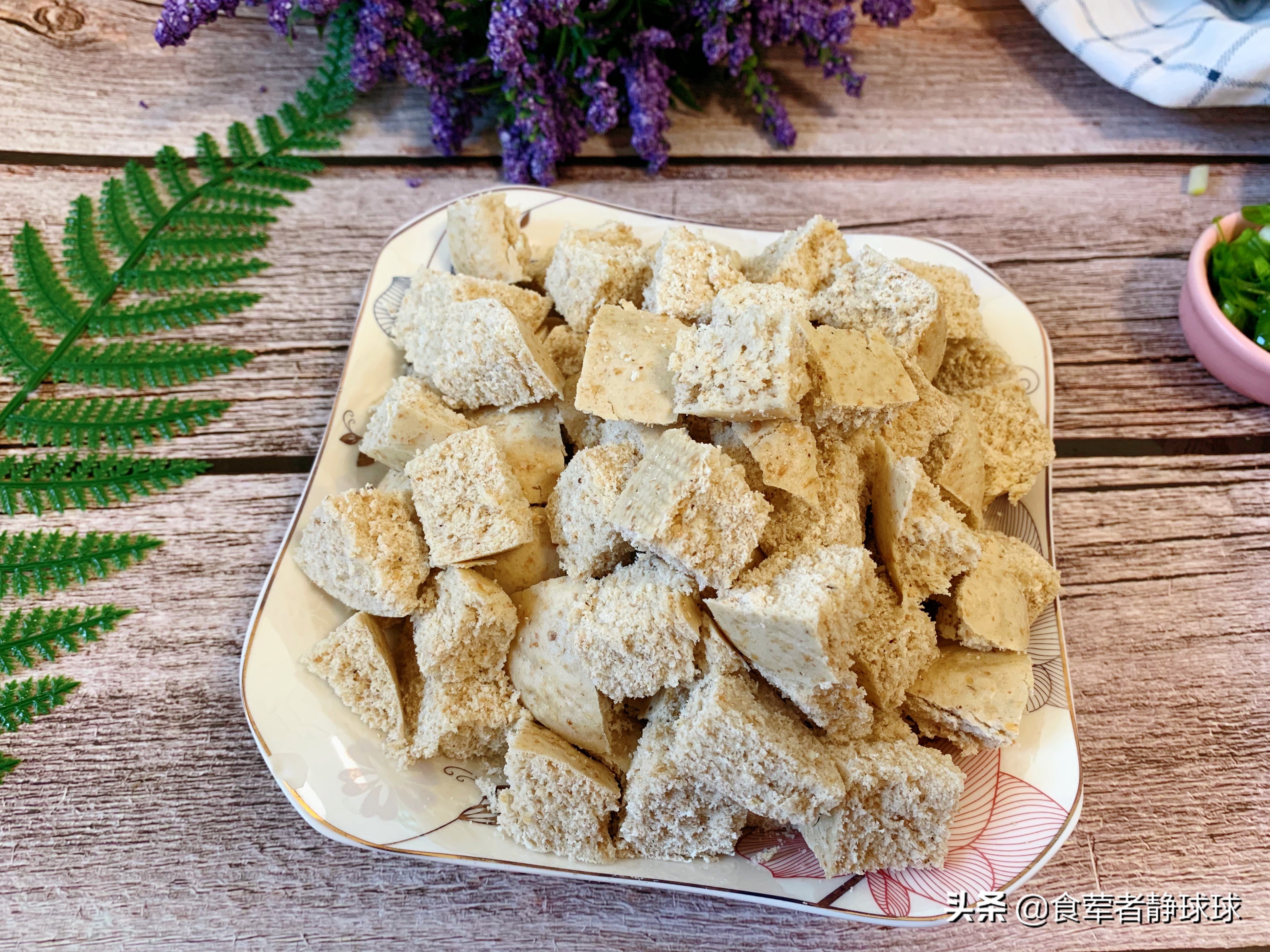 剩馒头又干又硬,剩馒头还能这么吃